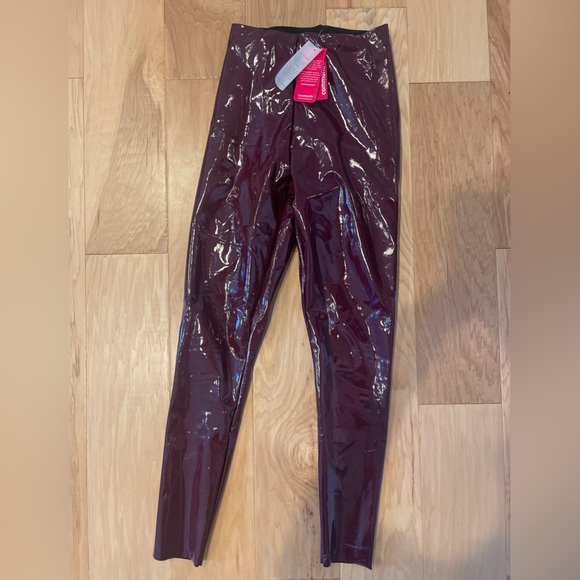 Faux Patent Leather Legging - Size Small / Burgundy 🍇 - Picture 1 of 4
